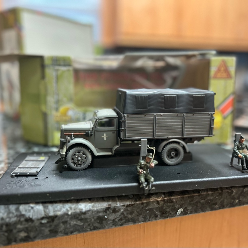 Ultimate soldiers collection toys in perfect condition